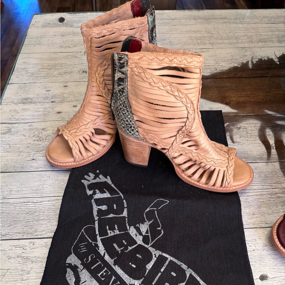Freebird by Steven ankle boots